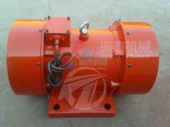 四川振動電機(jī)YJDX-8-4A型1臺已發(fā)貨，請常經(jīng)理注意查收！